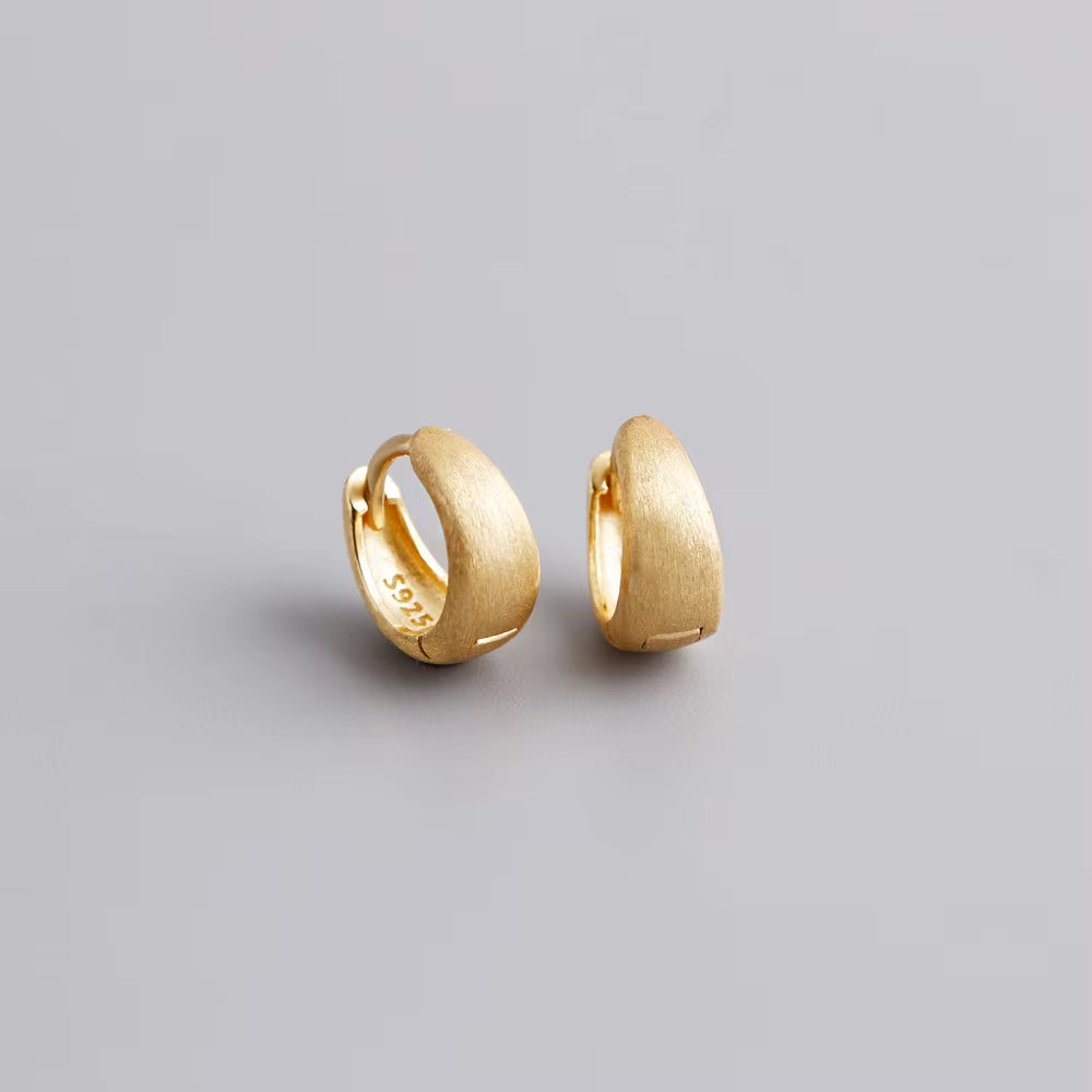 925 Sterling Silver Simple Wide Huggies Gothic Hoop Earrings for Women European Unisex Piercing Rock Jewelry Ear Buckles