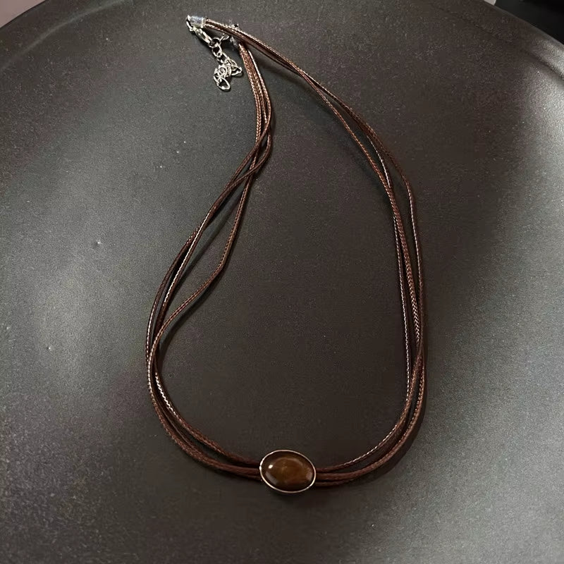 Vintage Leather Brown Stone Pendant Necklace Stacking Choker Temperament Clavicle Chain for Women Girl Autumn Winter Necklace