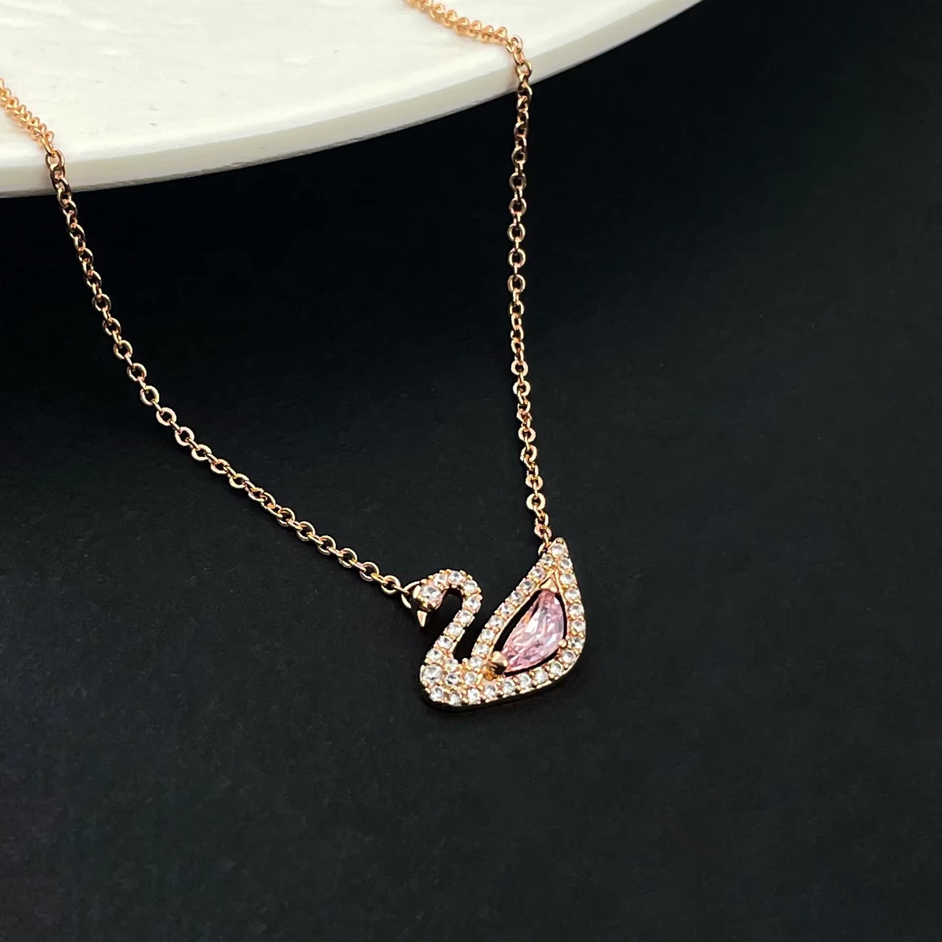 Copper Cast Swan Necklace for Women Non-Fading Simple Girls Clavicle Chain Valentine'S Day Gift Cross-Border Jewelry
