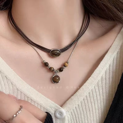 Vintage Leather Brown Stone Pendant Necklace Stacking Choker Temperament Clavicle Chain for Women Girl Autumn Winter Necklace