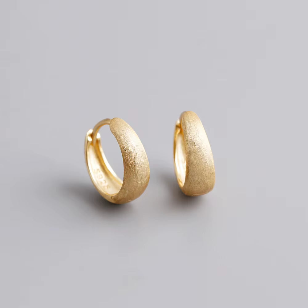 925 Sterling Silver Simple Wide Huggies Gothic Hoop Earrings for Women European Unisex Piercing Rock Jewelry Ear Buckles