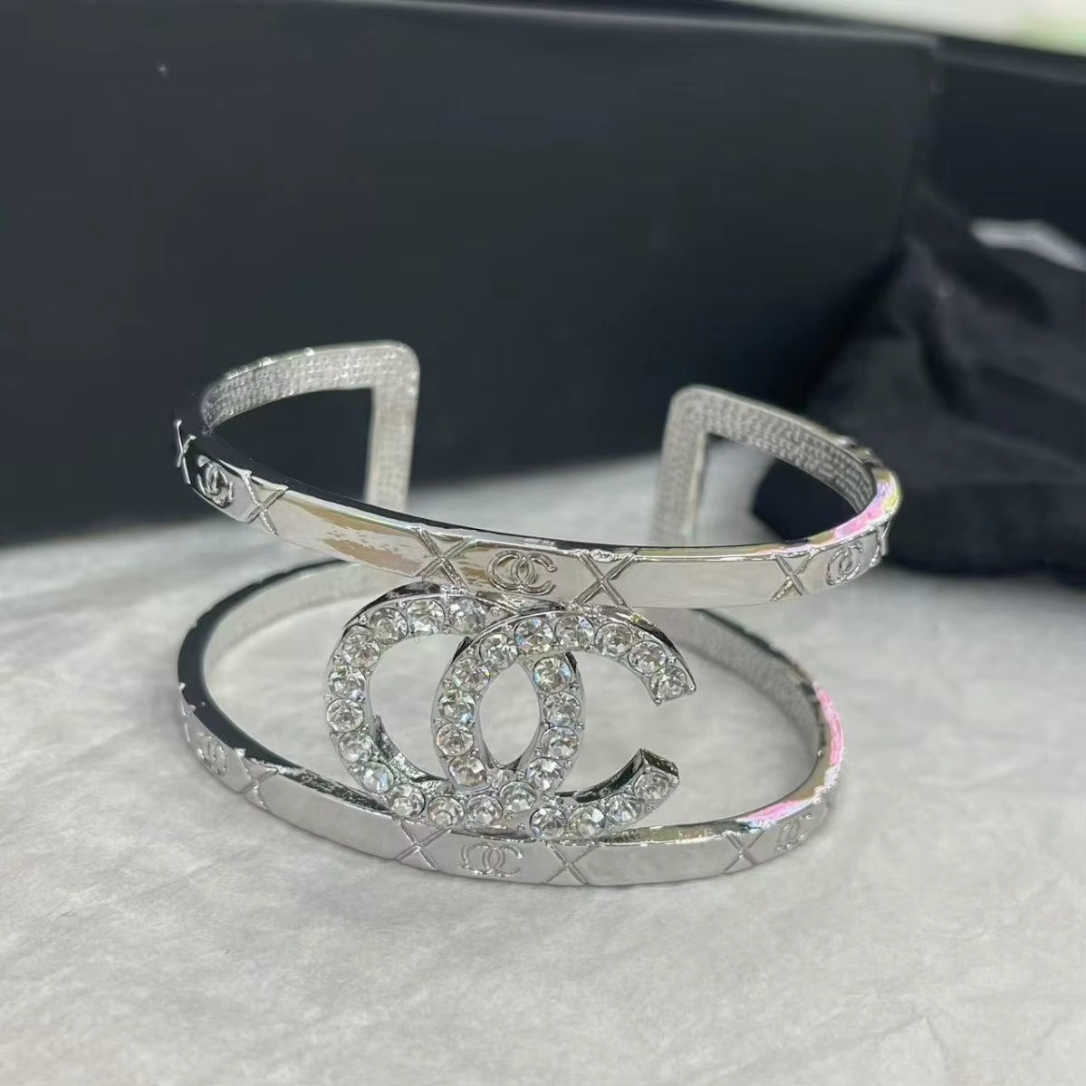 Gold Enamel Drip Hollow Out Narrow Bracelet Colorful Fashion Earrings Classic Style Luxury Look Lightweight Alloy Jewelry