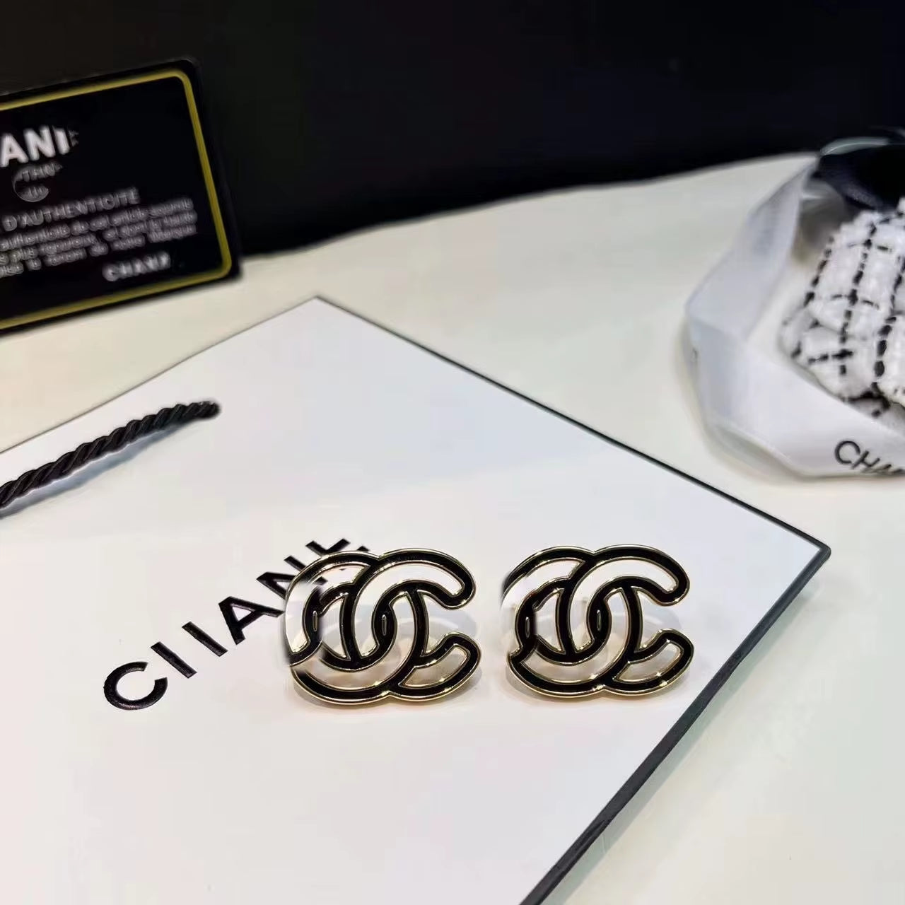 Gold Enamel Drip Hollow Out Narrow Bracelet Colorful Fashion Earrings Classic Style Luxury Look Lightweight Alloy Jewelry