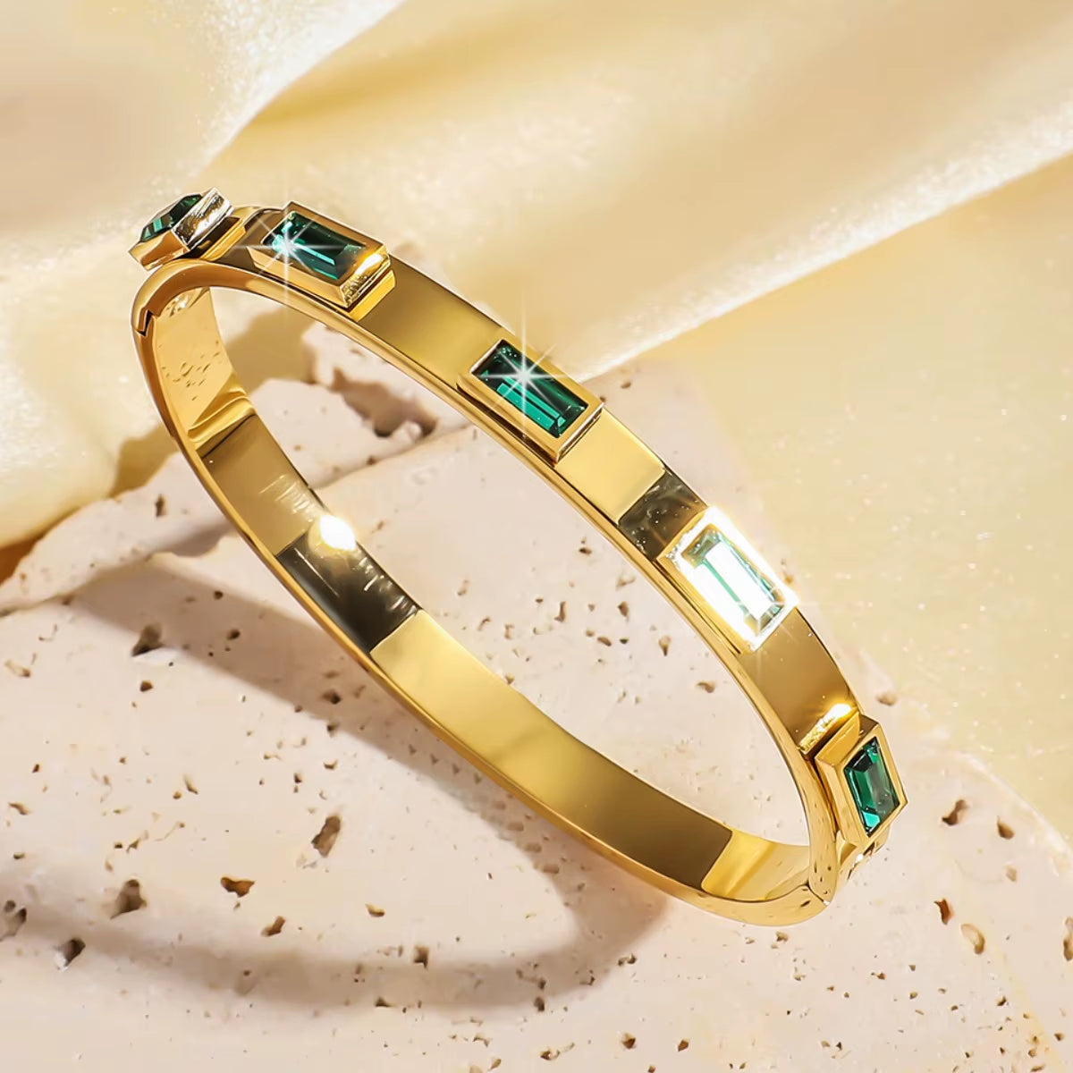 Personality 18K Gold Plated Stainless Steel Cubic Zircon Bracelet for Women Waterproof Fashion Jewelry Gift