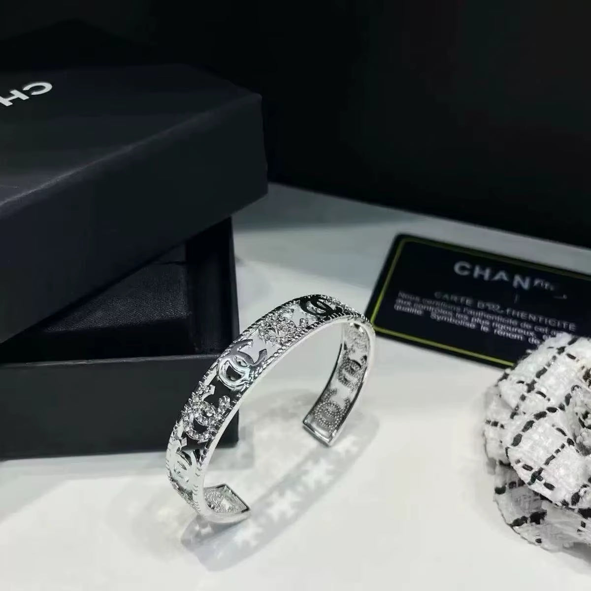 Gold Enamel Drip Hollow Out Narrow Bracelet Colorful Fashion Earrings Classic Style Luxury Look Lightweight Alloy Jewelry